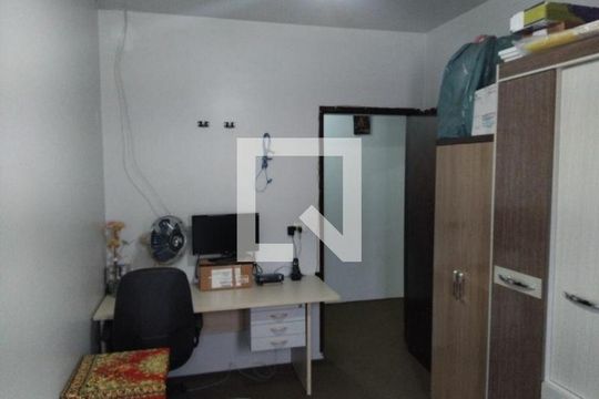 Casa à venda com 3 quartos, 258m² em Parque das Nações, Santo André