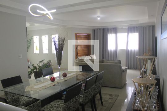 Sala de casa para alugar com 4 quartos, 385m² em Vila Fatima, Guarulhos