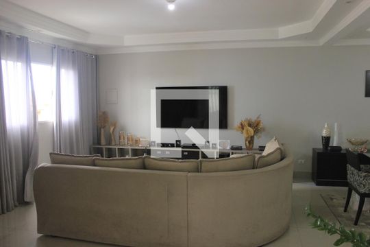 Sala de casa para alugar com 4 quartos, 385m² em Vila Fatima, Guarulhos