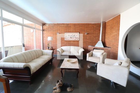 Sala de casa para alugar com 6 quartos, 700m² em Tabajaras, Uberlândia