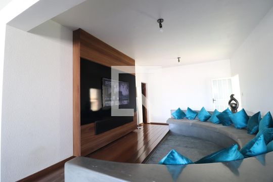 Sala de casa para alugar com 6 quartos, 700m² em Tabajaras, Uberlândia