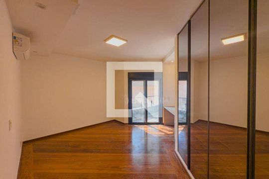 Casa à venda com 4 quartos, 700m² em Alphaville Residencial Zero, Barueri