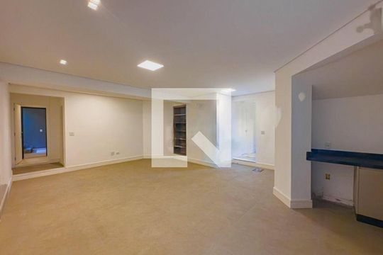 Casa à venda com 4 quartos, 700m² em Alphaville Residencial Zero, Barueri