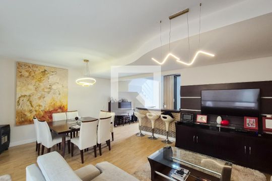 Sala de casa de condomínio à venda com 3 quartos, 192m² em Planalto, São Bernardo do Campo