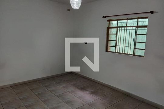 Sala 2 de casa para alugar com 3 quartos, 120m² em Vila Lucia, São Paulo