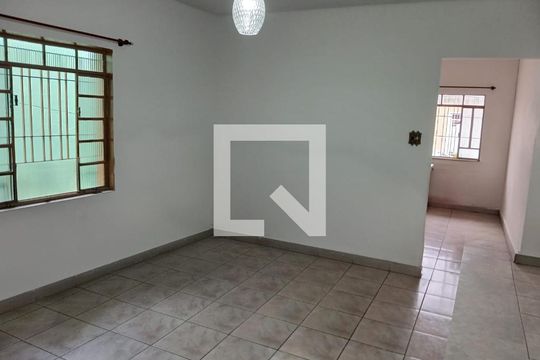 Sala 2 de casa para alugar com 3 quartos, 120m² em Vila Lucia, São Paulo
