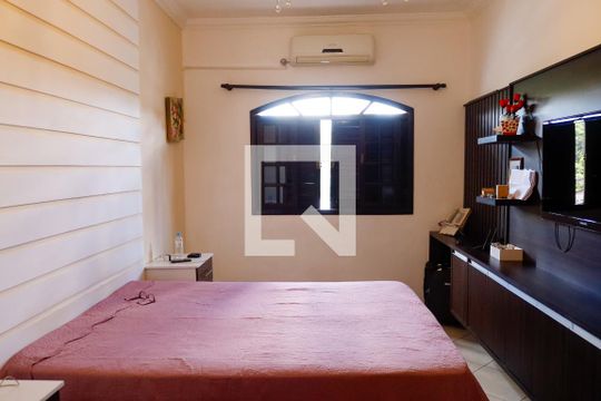 Quarto 2 - Suíte de casa para alugar com 3 quartos, 150m² em Três Montanhas, Osasco