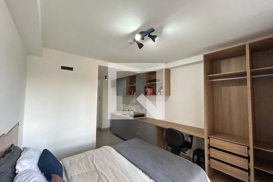 Sala/Quarto de kitnet/studio para alugar com 1 quarto, 24m² em Brooklin, São Paulo