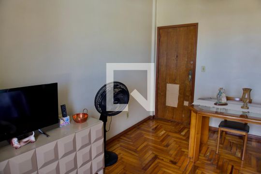 Sala de apartamento à venda com 3 quartos, 64m² em Alto Caiçaras, Belo Horizonte