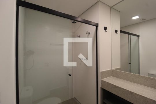 Banheiro de apartamento à venda com 1 quarto, 53m² em Indianópolis, São Paulo