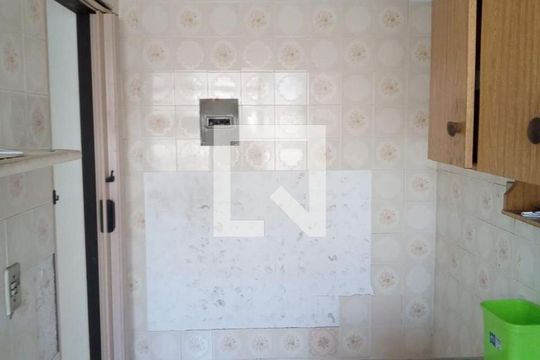 Cozinha de apartamento à venda com 1 quarto, 40m² em Cristal, Porto Alegre
