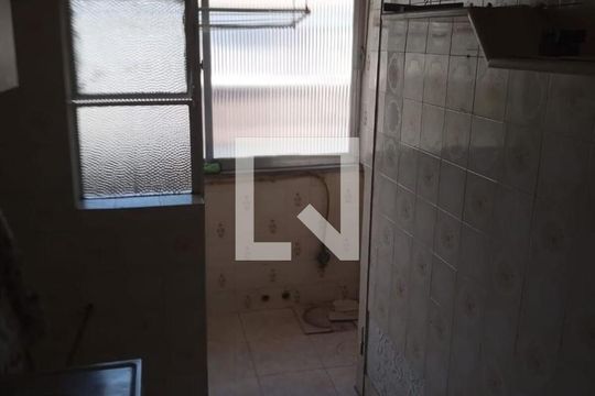 Cozinha de apartamento à venda com 1 quarto, 40m² em Cristal, Porto Alegre