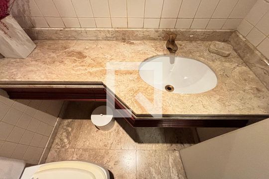 Lavabo de apartamento para alugar com 3 quartos, 126m² em Indianópolis, São Paulo