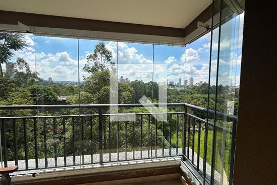 Apartamento à venda com 2 quartos, 60m² em Jardim Tupanci, Barueri
