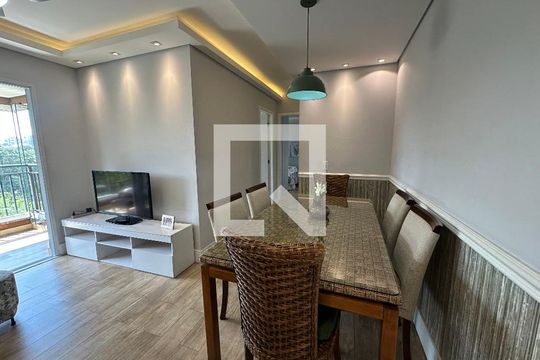 Apartamento à venda com 2 quartos, 60m² em Jardim Tupanci, Barueri