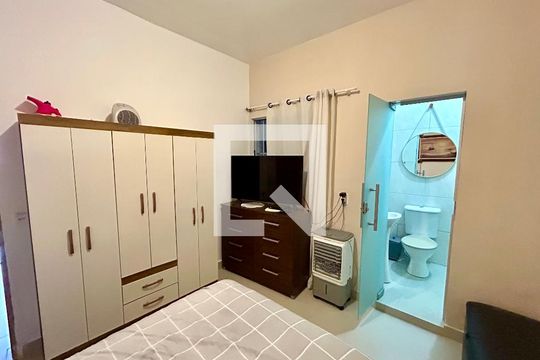 Quarto  de casa para alugar com 1 quarto, 60m² em Jardim Santa Mena, Guarulhos