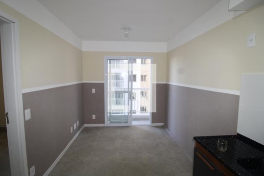 Sala / Cozinha de apartamento para alugar com 1 quarto, 28m² em Parada Xv de Novembro, São Paulo