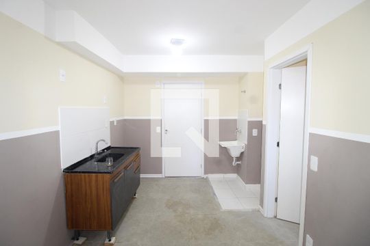 Sala / Cozinha de apartamento para alugar com 1 quarto, 28m² em Parada Xv de Novembro, São Paulo