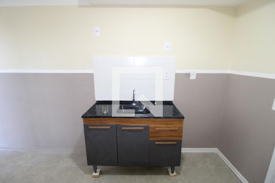 Sala / Cozinha de apartamento para alugar com 1 quarto, 28m² em Parada Xv de Novembro, São Paulo