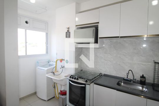 Sala / Cozinha de apartamento para alugar com 2 quartos, 42m² em Sítio do Mandaqui, São Paulo