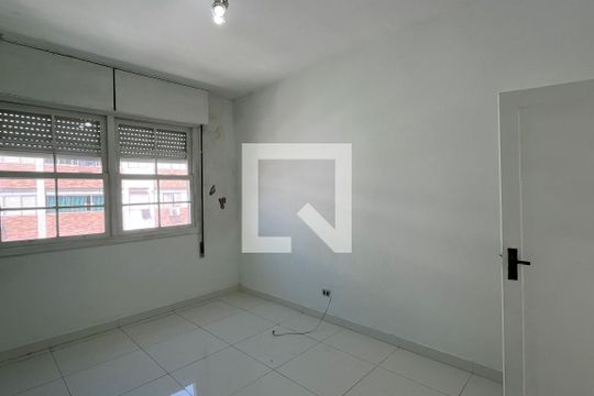 Quarto 1 de apartamento para alugar com 2 quartos, 81m² em Gonzaga, Santos