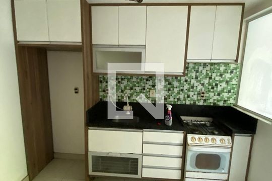 Cozinha de apartamento à venda com 2 quartos, 70m² em Menino Deus, Porto Alegre