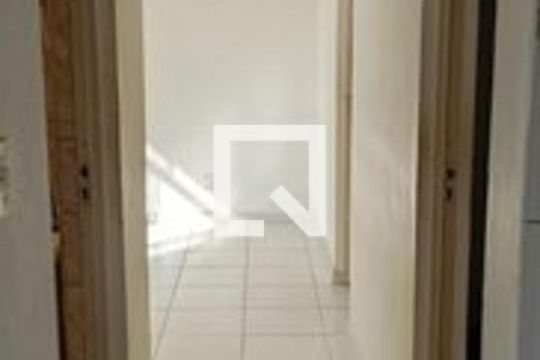 Corredor de apartamento para alugar com 2 quartos, 48m² em Parque Nações Unidas, São Paulo