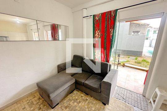 Sala de TV de casa para alugar com 2 quartos, 75m² em Ingleses, Florianópolis