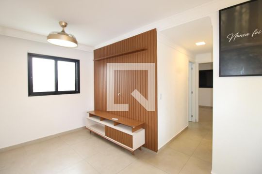 Sala de apartamento para alugar com 3 quartos, 62m² em Vila Rosaria, São Paulo