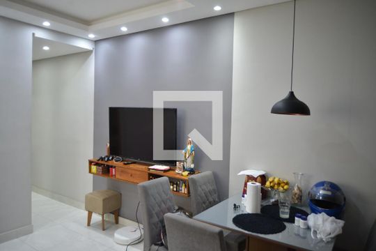 Sala de apartamento à venda com 2 quartos, 112m² em Jardim Cristiane, Santo André
