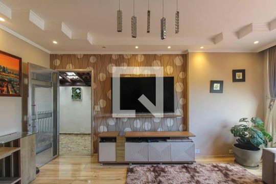 Sala de casa à venda com 3 quartos, 200m² em São Lucas, São Paulo