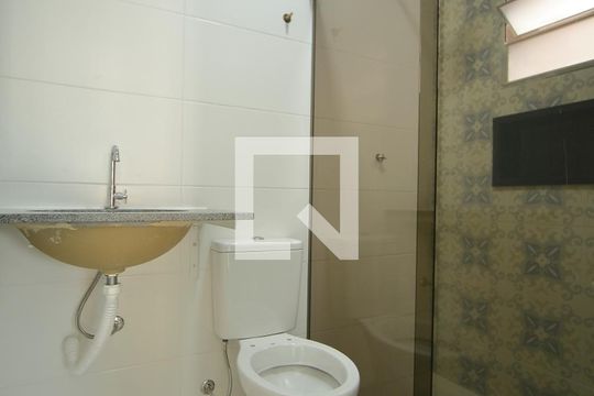 Kitnet/Studio - Banheiro  de kitnet/studio para alugar com 1 quarto, 22m² em Baeta Neves, São Bernardo do Campo