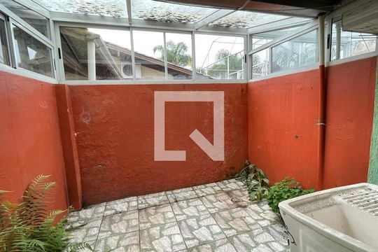 Área Externa  de casa de condomínio para alugar com 2 quartos, 80m² em Rio Branco, Canoas