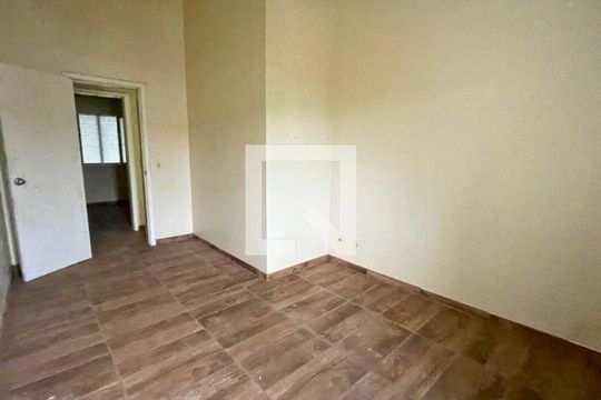 Quarto 2 de casa de condomínio para alugar com 2 quartos, 80m² em Rio Branco, Canoas