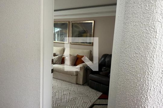 Sala de casa para alugar com 3 quartos, 236m² em Vila Anhanguera, São Paulo