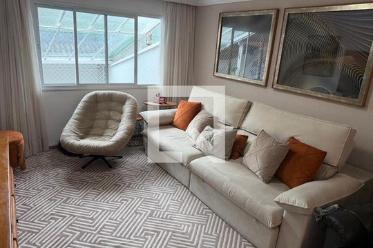 Sala de casa para alugar com 3 quartos, 236m² em Vila Anhanguera, São Paulo
