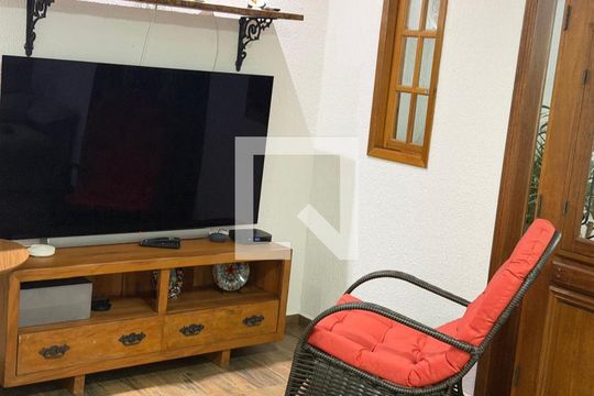 Sala de casa para alugar com 3 quartos, 236m² em Vila Anhanguera, São Paulo