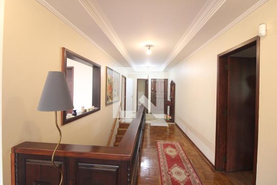 Corredor de casa à venda com 3 quartos, 399m² em Jardim Santa Helena, São Paulo