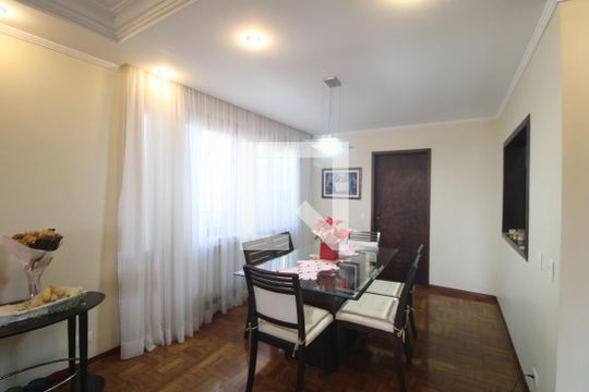 Sala de casa à venda com 3 quartos, 399m² em Jardim Santa Helena, São Paulo