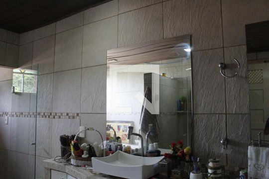 Banheiro da Suíte 1 de casa de condomínio à venda com 4 quartos, 200m² em Itanhangá, Rio de Janeiro