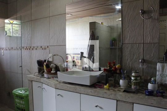 Banheiro da Suíte 1 de casa de condomínio à venda com 4 quartos, 200m² em Itanhangá, Rio de Janeiro