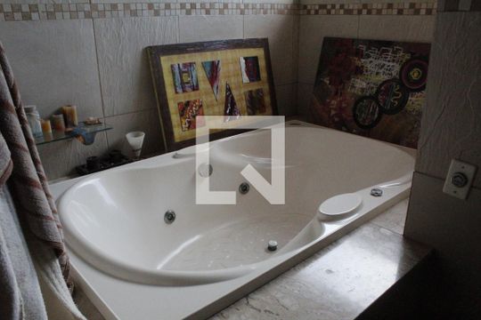 Banheiro da Suíte 1 de casa de condomínio à venda com 4 quartos, 200m² em Itanhangá, Rio de Janeiro