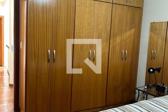 Quarto de casa à venda com 3 quartos, 500m² em Cursino, São Paulo