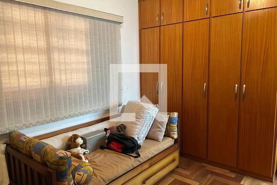Quarto de casa à venda com 3 quartos, 500m² em Cursino, São Paulo