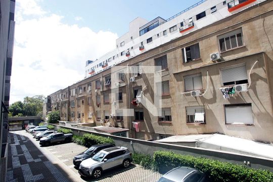 Studio - Sala / Quarto Vista de kitnet/studio à venda com 1 quarto, 30m² em Farroupilha, Porto Alegre