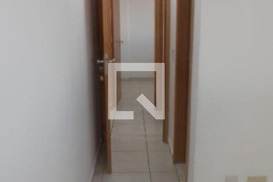 Corredor de apartamento para alugar com 2 quartos, 62m² em Residencial Canadá, Goiânia