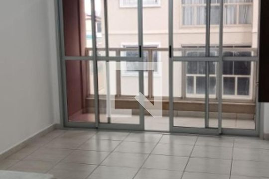 Sala de apartamento para alugar com 2 quartos, 62m² em Residencial Canadá, Goiânia
