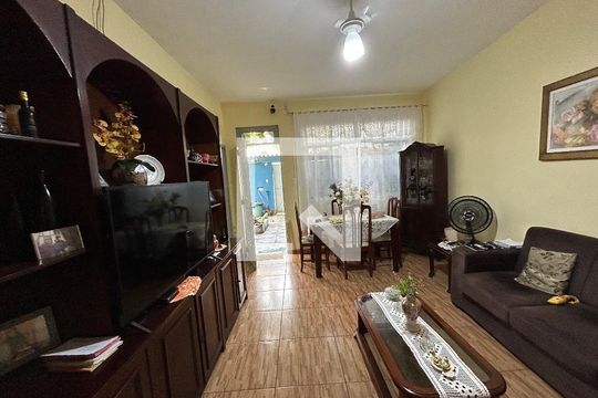 Sala de casa à venda com 3 quartos, 350m² em Pilares, Rio de Janeiro