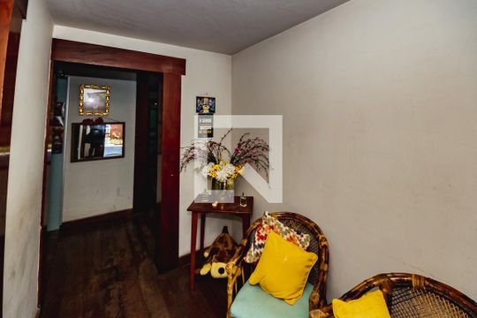 Casa à venda com 5 quartos, 412m² em São José, Belo Horizonte