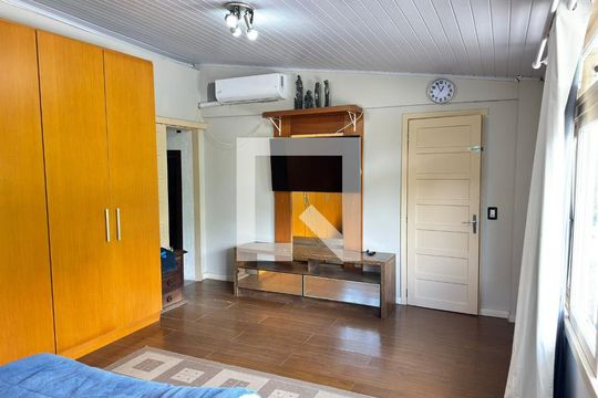 Quarto de casa à venda com 5 quartos, 500m² em Belém Velho, Porto Alegre